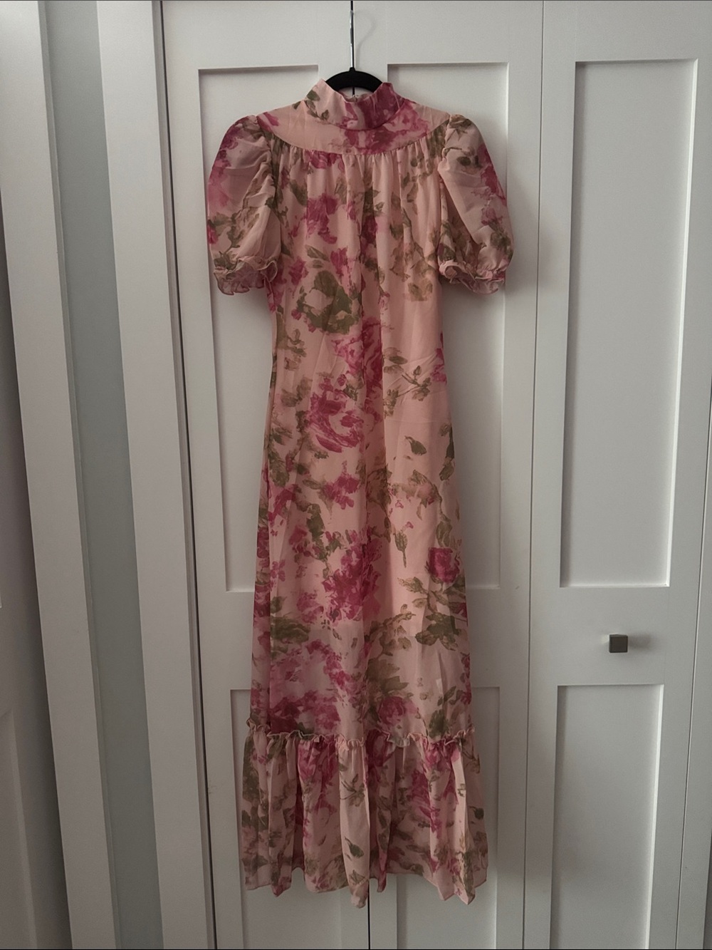 Pink Floral Maxi Dress with Puff Sleeves